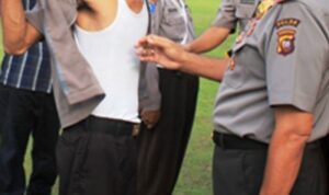 Polisi pecat