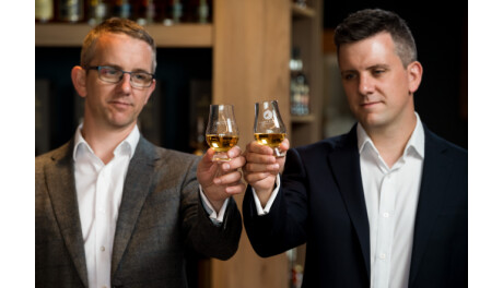 Whisky_Hammer_raise_a_dram_to_celebrate_their_100th_online_auction.jpg.460x264