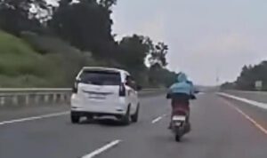 motor jalan tol